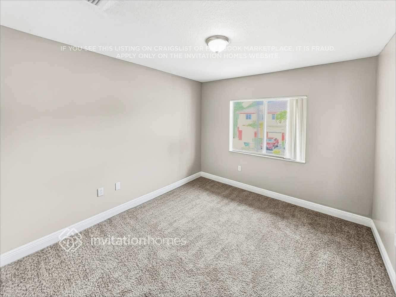 Building Photo - 4942 SW 66th Terrace