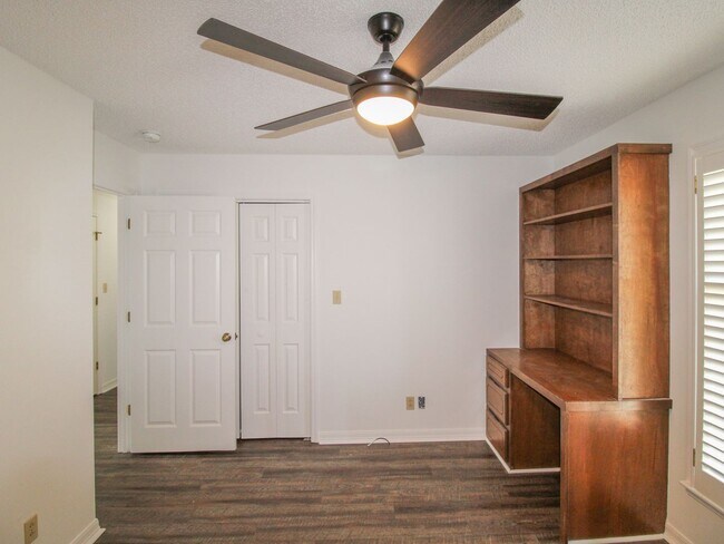 Building Photo - Nice Home in Rogersville!
