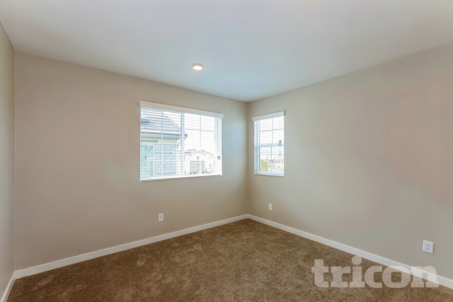 Building Photo - 28113 Cookhouse Ln