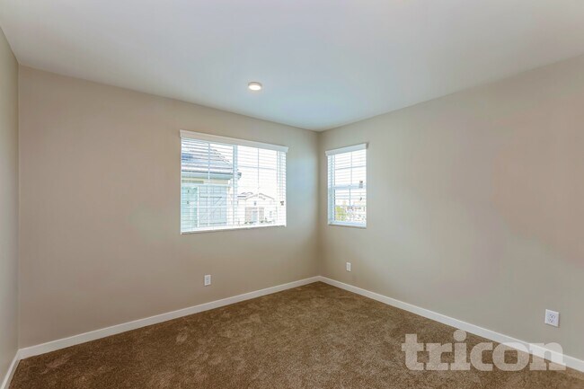 Building Photo - 28093 Cookhouse Ln