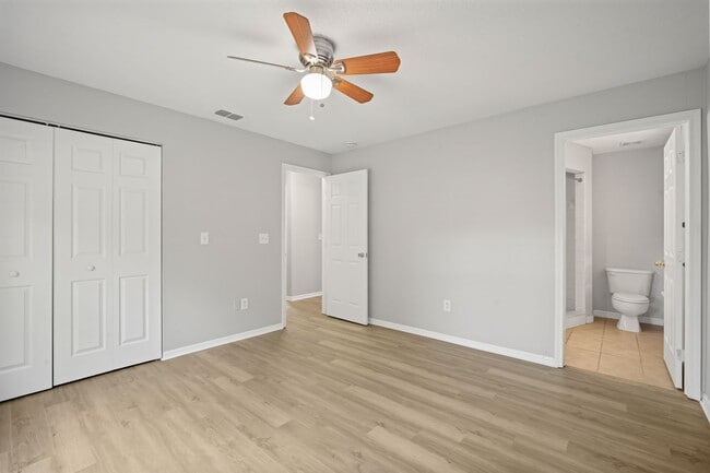 Building Photo - Move in Ready! Modern 3-Bedroom 2-bath Hom...