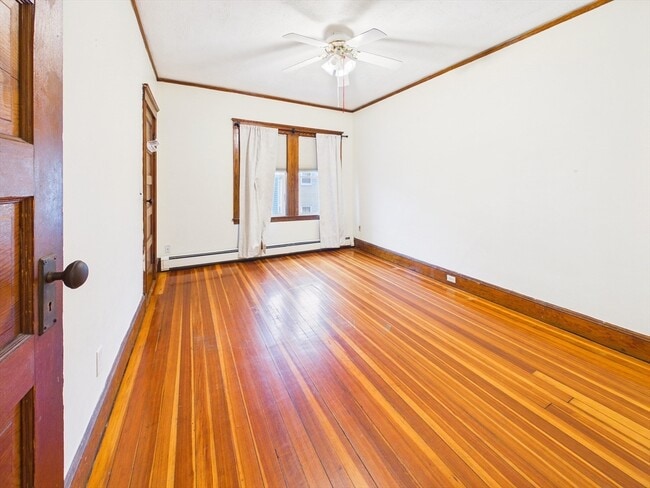 Building Photo - 5-7 Hoyle St