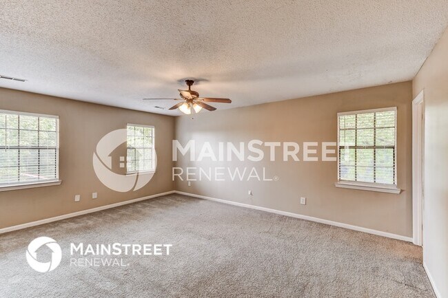 Building Photo - 904 Pine Forest Cir