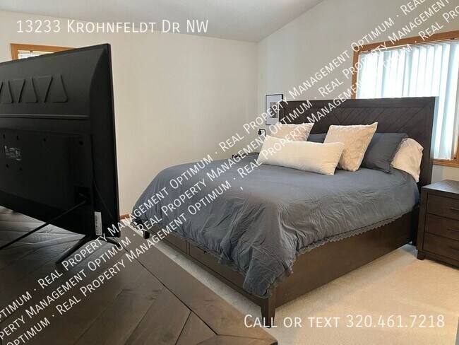 Building Photo - 13233 Krohnfeldt Dr NW