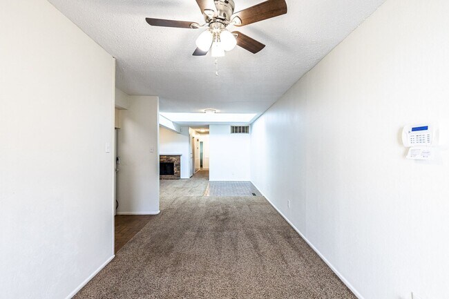 Building Photo - 1/2 Off 1st months rent