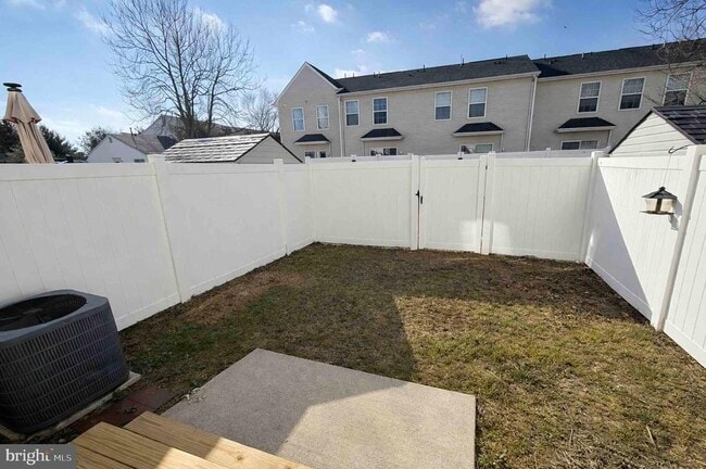 Building Photo - 107 Jamestown Blvd