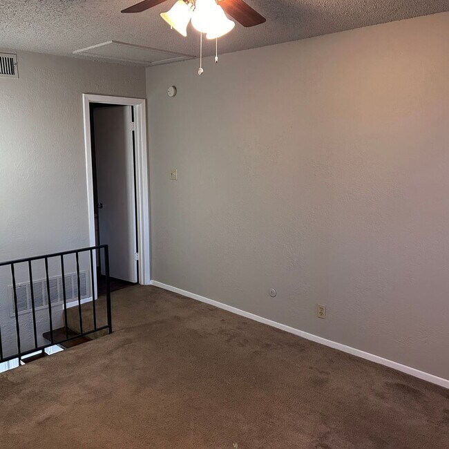 Building Photo - 2414 W Abram # W Arlington,76013