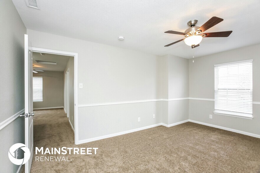 Building Photo - 7841 Rose Ln