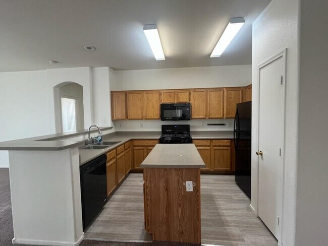 Building Photo - Great single story 3 bedroom house for rent!