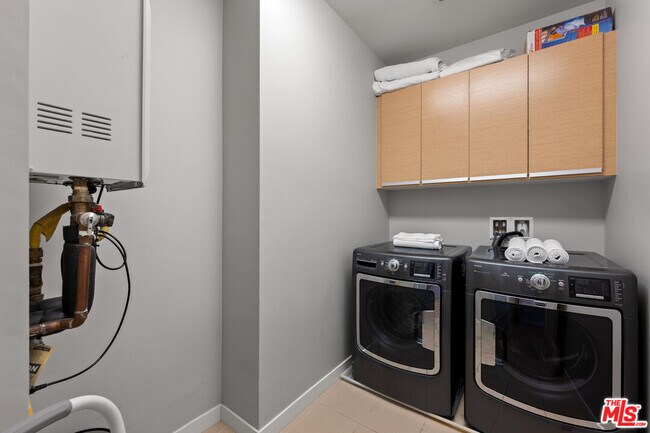 Building Photo - 310 Washington Blvd