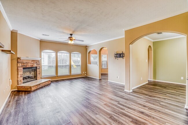 Building Photo - 1122 Chase Park Dr