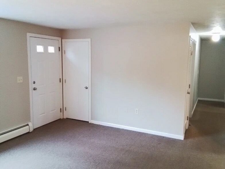 Building Photo - 959 Lancaster St