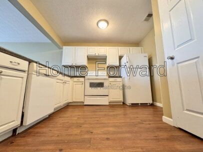 Building Photo - 216 Bass Pond Glen Dr