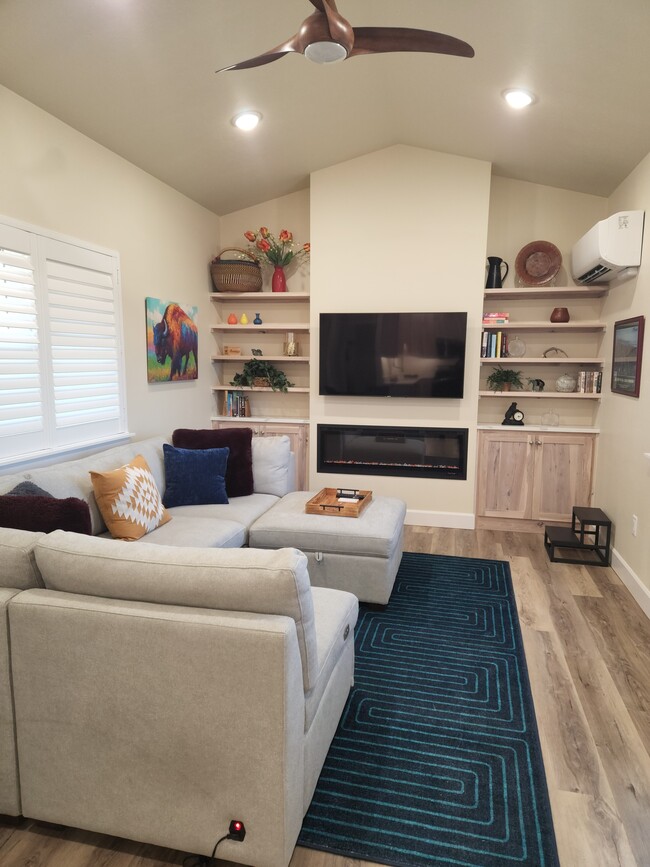 Building Photo - 228 Trails End