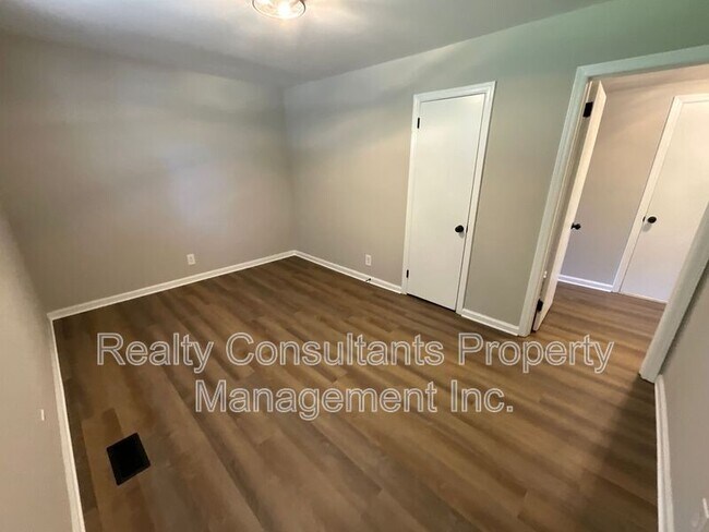 Building Photo - 1413 Gracewood Dr