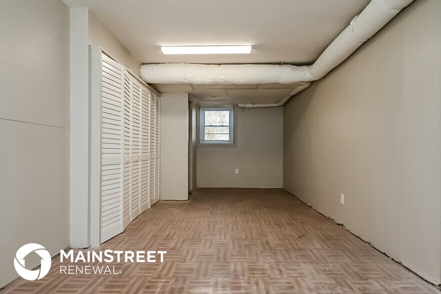Building Photo - 4975 Manor Dr SW