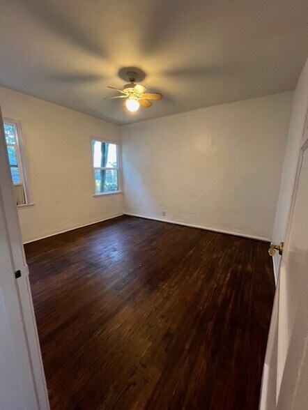 Building Photo - 10810 Camarillo St