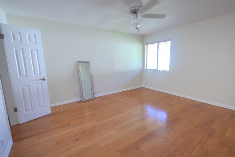 Building Photo - 12 Marlwood Ln