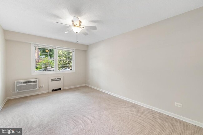 Building Photo - 4402 N Pershing Dr