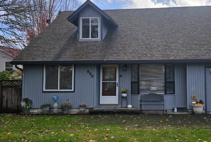 Building Photo - 930 NW Chelsea Ct