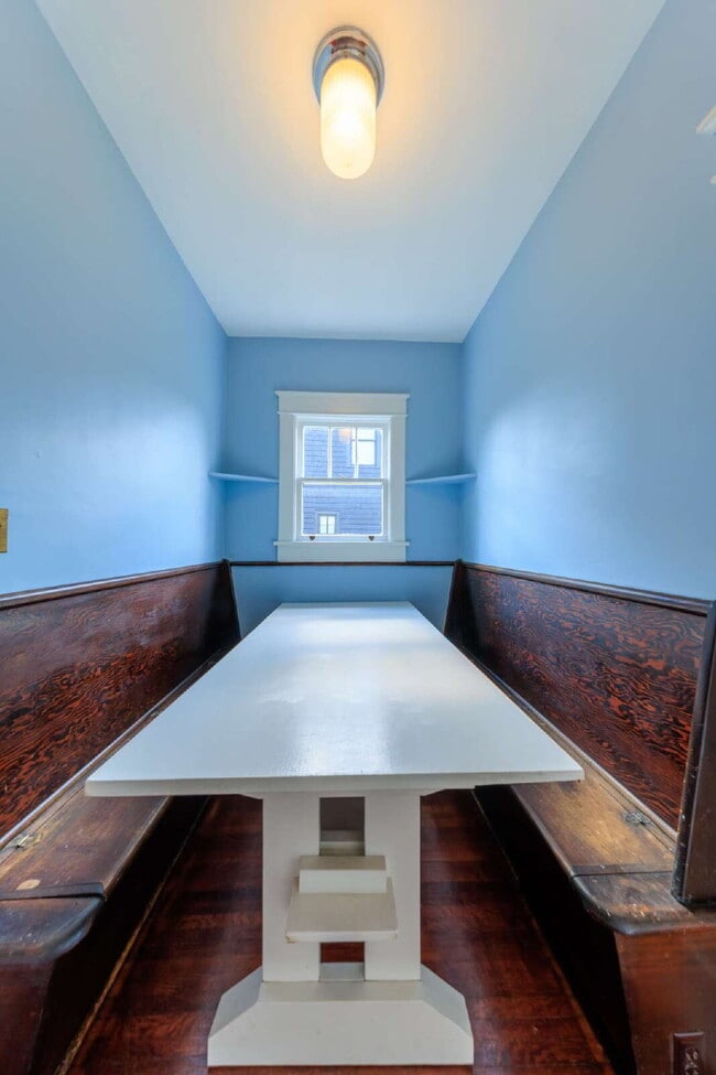 Building Photo - Lockeland Springs Bungalow for Lease, Bloc...