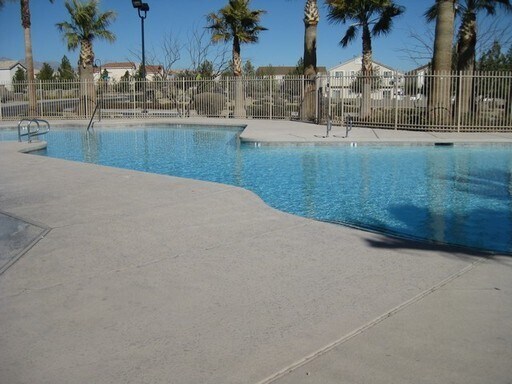 Building Photo - ~IMMACULATE TOWNHOME! Gated Access! 2 Primary Bedrooms! 1 Car Attached Garage! DO NOT MISS THIS!