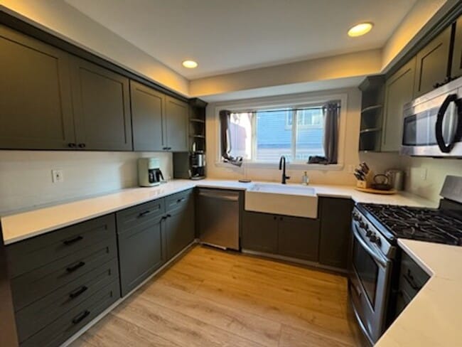 Building Photo - Greenwood Townhome 2Beds 1.5 Bath- $3,100