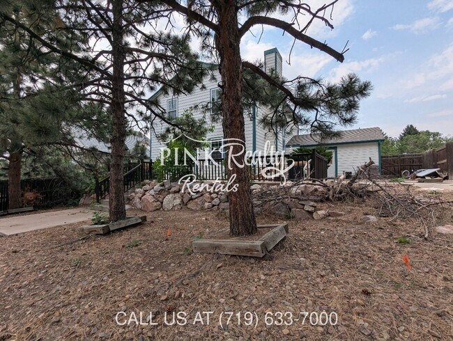Building Photo - 8560 Avens Cir