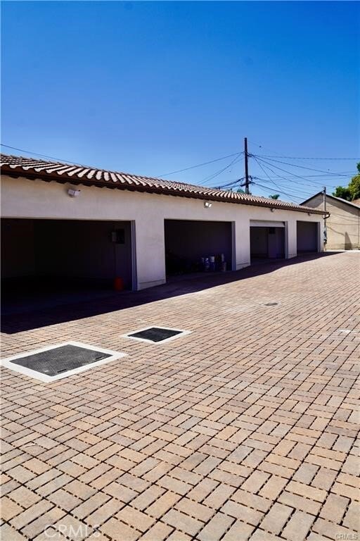 Building Photo - 6747 Pickering Ave