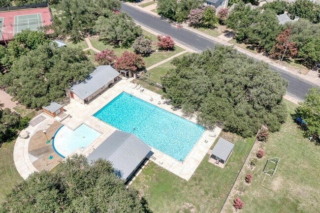 Building Photo - 12408 Deer Falls Dr