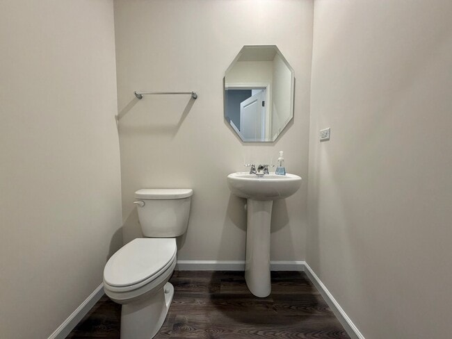 Building Photo - 704 Switchgrass Wy