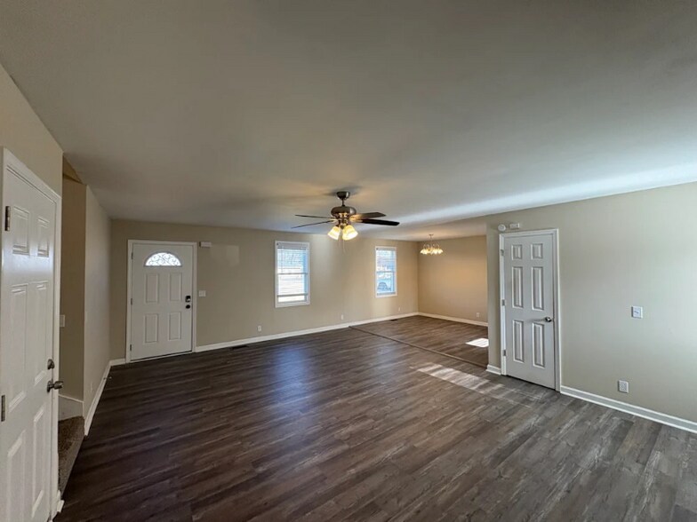 Building Photo - 3837 Buena Vista Pike