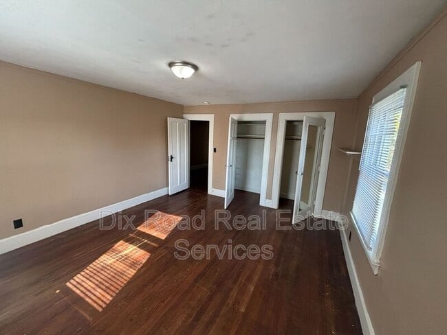 Building Photo - 107 Edgewood Ave