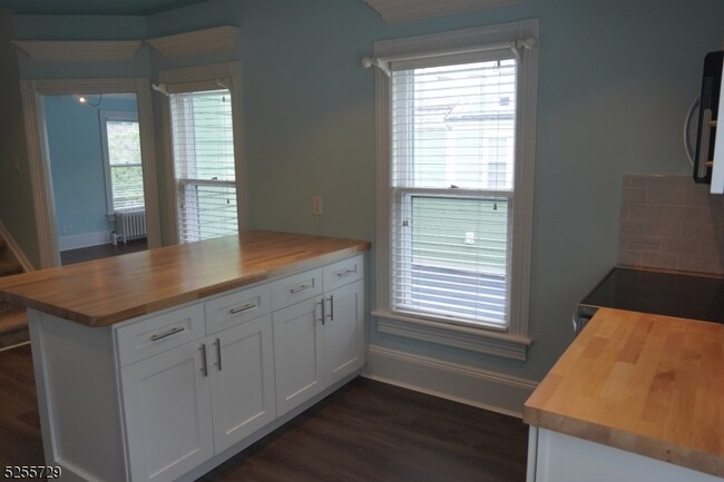 Building Photo - 96 High St