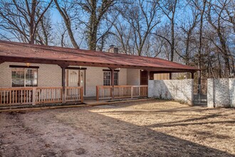 Building Photo - 1741 N Walnut Ave