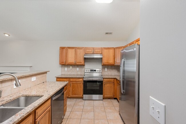 Building Photo - 3 Bedroom 2 Bathroom Home in Walden Creek