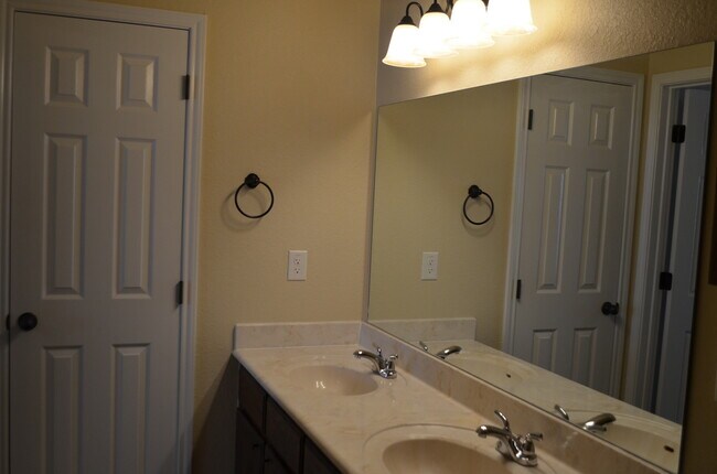 Building Photo - 2002Tru