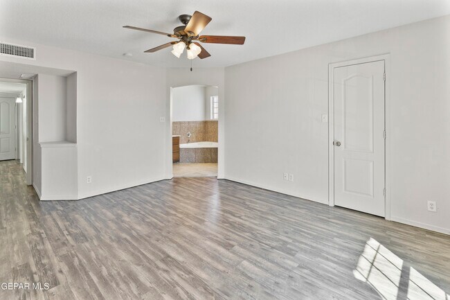 Building Photo - 10799 Walden Pond St
