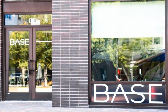 Building Photo - 49 Navasota St