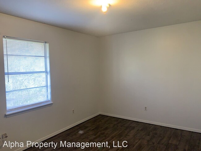 Building Photo - 1 br, 1 bath House - 3720 West Capitol Str...