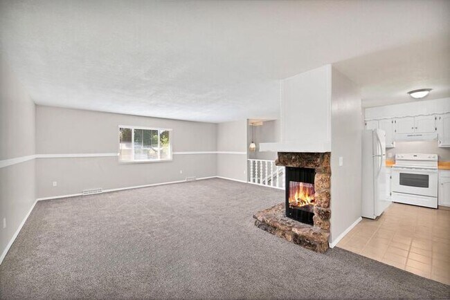 Building Photo - Spacious 5-Bedroom Home in Paradise Hills – North Grand Junction