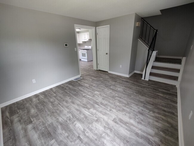 Building Photo - 1468 Parkview Dr