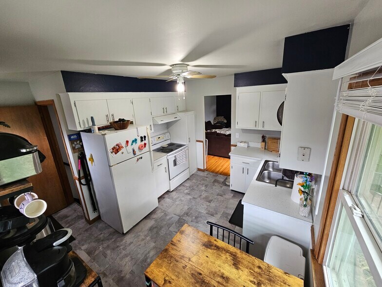 Kitchen - 7891 Firwood Way NE