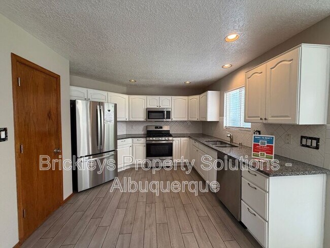 Building Photo - 10331 Dunbar St NW