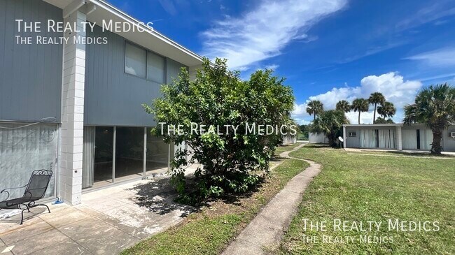 Building Photo - 1010 N Fiske Blvd