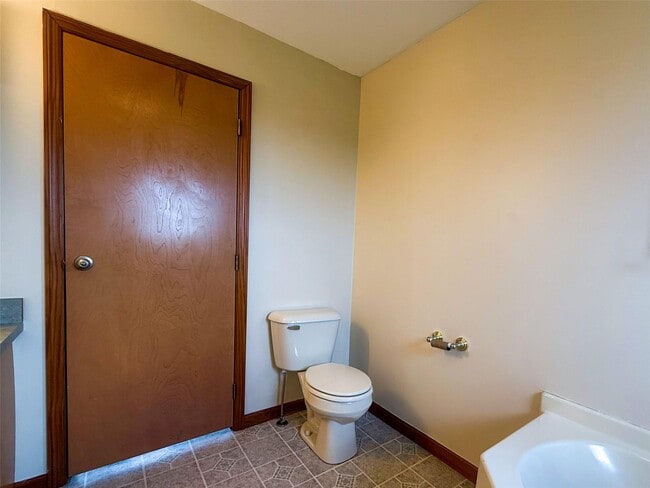 Building Photo - 10 Ashlyn Dr