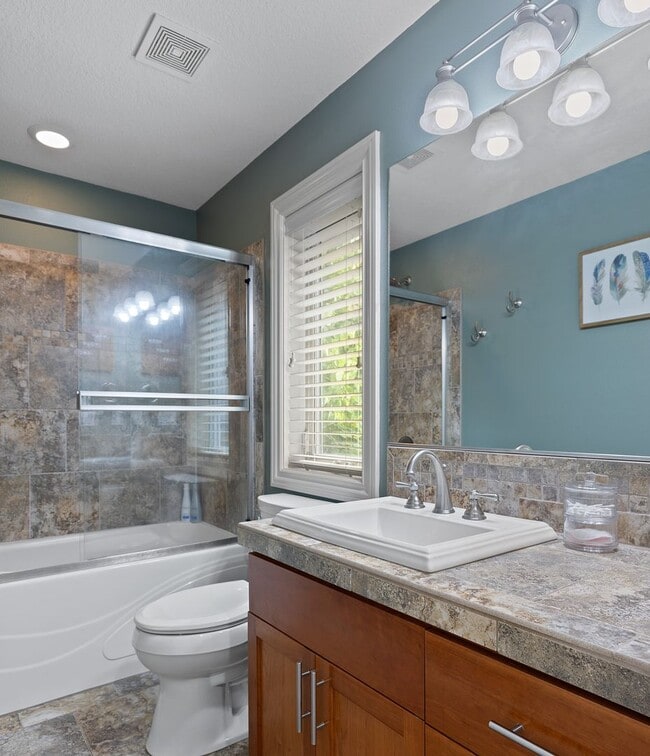 Building Photo - Desirable Oregon City / Luxury Home, High End Amenities, Central Air, Central Vac, Tank-less Hot ...