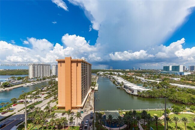 Building Photo - 16001 Collins Ave