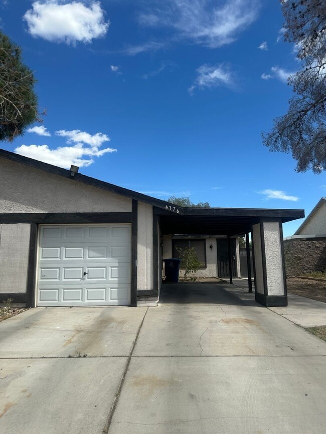 Building Photo - Must see Home!