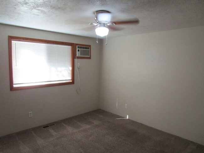 Building Photo - House Right By Ward Rhoden Stadium - Avail...